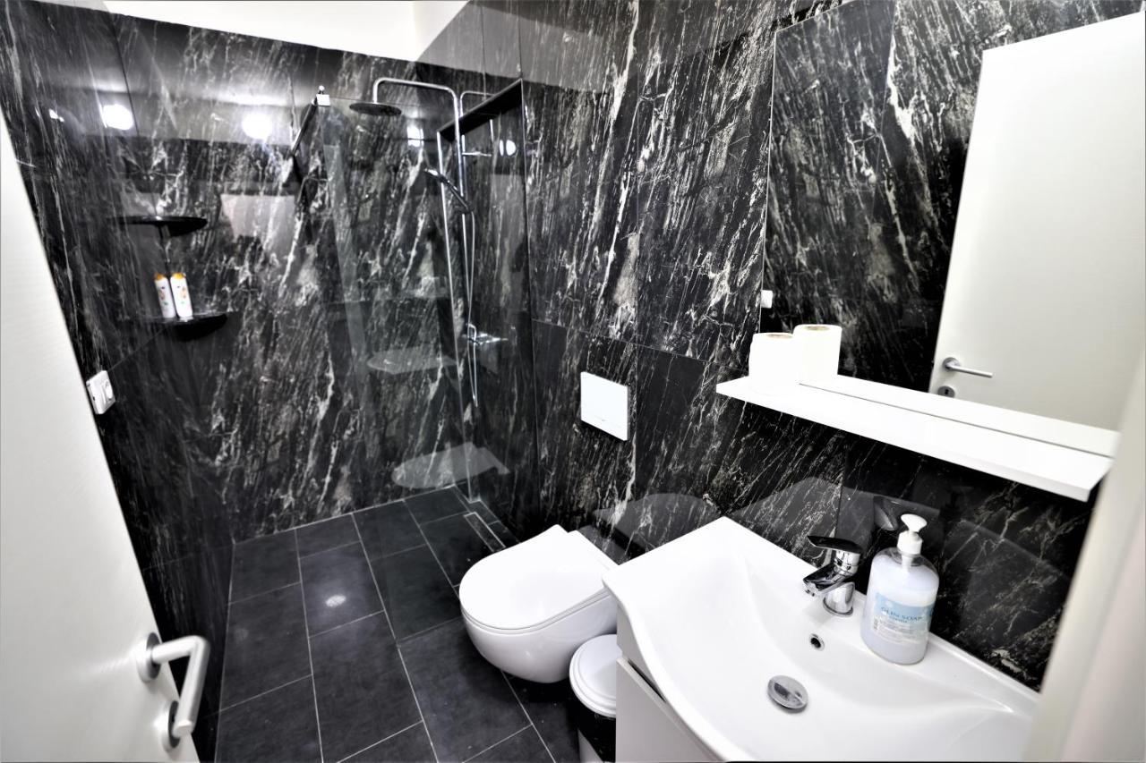 Lovely Studio In Tirana #1 ภายนอก รูปภาพ
